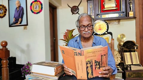 ''ഇന്ന് ഈ ഭൂമിയിൽ എന്താണ് വിലയ്ക്കു വാങ്ങാനാവാത്തത്. സത്യം, നീതി, നന്മ - എല്ലാം മഹദ്വചനങ്ങളിൽ ഉറങ്ങുന്നു'' | Sreekumaran Thampi after Dileep case verdict