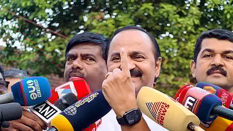 vd satheesan on local body election