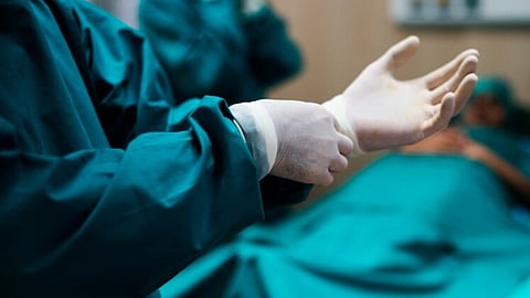 women dies after surgery watching youtube