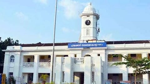 independent candidate decide to palakkad municipality rule