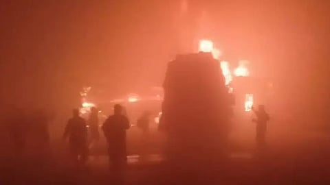Fog triggers accident 4 charred to death Yamuna Expressway