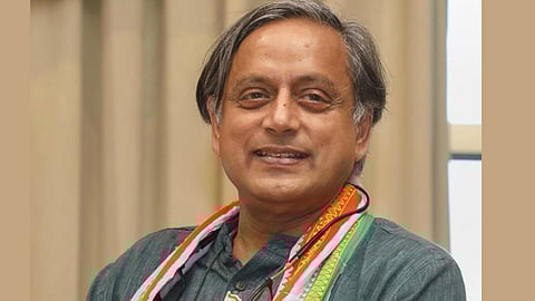 shashi tharoor against congress