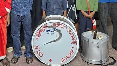  Man attacks Christmas carole group in Pakakkad