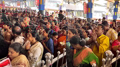 തിരുവൈരാണിക്കുളം നടതുറപ്പ് മഹോത്സവം; ആദ്യദിനം തന്നെ അദ്ഭുത ഭക്തജന പ്രവാഹം