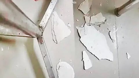 kollam hospital roof collapse patient injury