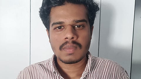 accused arrested for selling pornographic content which includes childrens