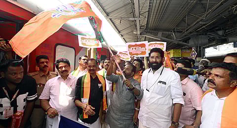 'Delhi exile': BJP delegation of MPs departs