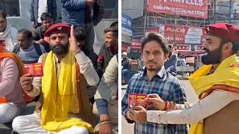 hanuman chalisa distributed in valentine day in bihar patna