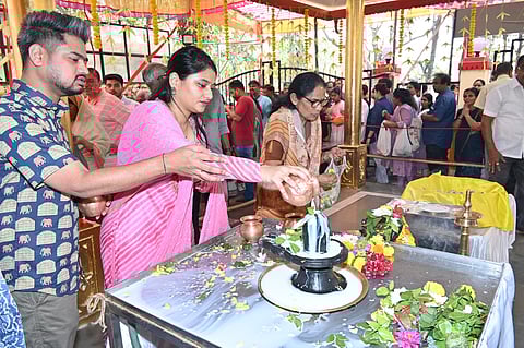 Mahashivratri Celebration: Huge crowd of devotees at Gurudevgiri