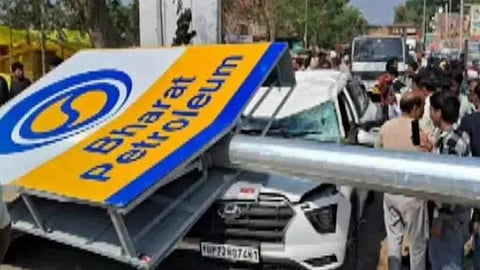 High mast light post falls on car; SP leader dies tragically