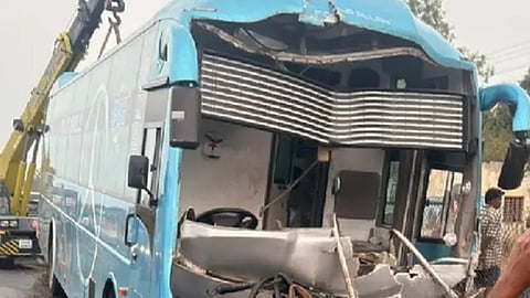 private bus accident Mysore, 4 Malayalee die