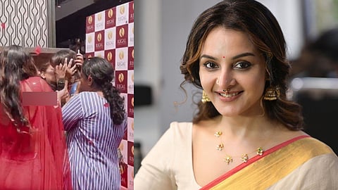 lady fan forcibly kissed manju warrier