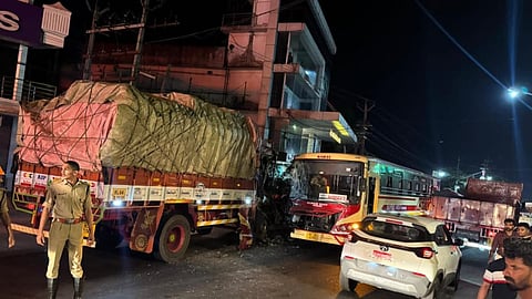 Vehicle accident on Angamaly MC Road; 3 injured