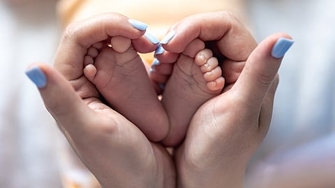 വീടുകളിൽ നടക്കുന്ന പ്രസവം സംബന്ധിച്ചു വരുന്ന കണക്കുകൾ നാടിനെ തെറ്റായ വഴിയിലേക്കു നയിക്കാൻ ചിലർ ശ്രമിക്കുന്നു എന്ന ആശങ്ക വളർത്തുകയാണ്. 