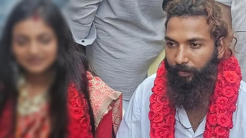 kumbh mela girl seeks protection from madhya pradesh police