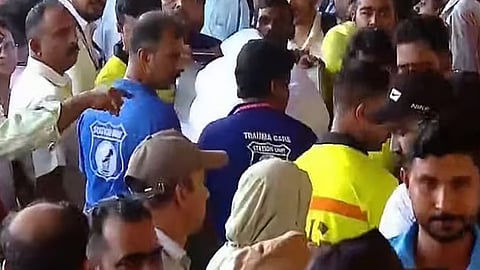 Thousands bid farewell with tears, pay their last respects