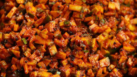 Difference between achaar and pickles , tips