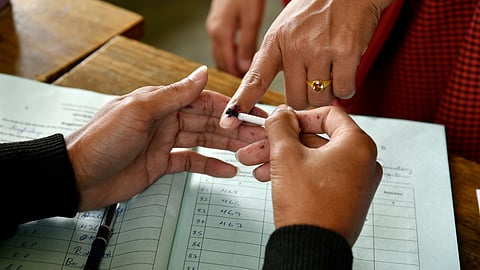 Election officer instructs not to open any room until counting of votes is completed