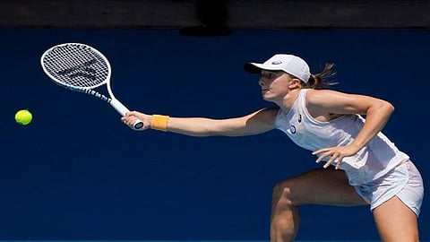 Rybakina beats No. 1 Swiatek to reach Australian Open QF