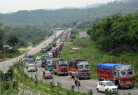 Two-way traffic resumes on landslide-hit Jammu-Srinagar National highway