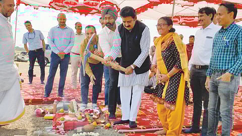 Lalwani lays 
foundation stone