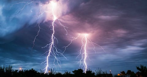 Unseasonal rain with lightning and thunderstorm in Mumbai