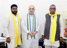 OBC leader Rajbhar meets Shah,joins NDA