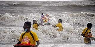 Ganesh festival: Nearly 8,000 idols immersed by 6pm across Mumbai; teen boy dies at Juhu beach