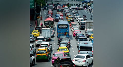 Brain structural alterations and increased dementia risk are associated with traffic proximity