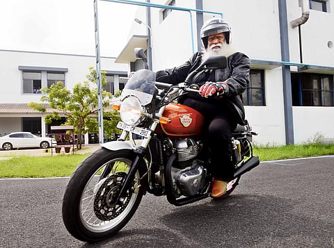 Motorbike rider Subhash Chandra Bose conferred with lifetime achievement award
