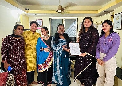 Female Achievers of North Mumbai: Shivsena UBT Yuvasena Felicitates Nikhita Sunil