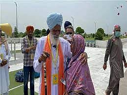 Long-lost cousins from India, Pakistan reunite after 76 years in Kartarpur