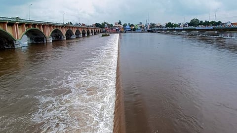 Vaigai river in Madurai floods after water released from Vaigai dam
