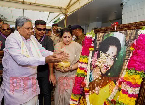  Chief Minister Siddaramaiah on Monday offered floral tribute to legendary actress B Saroja Devi, who died at her residence in Malleswaram, Bengaluru.