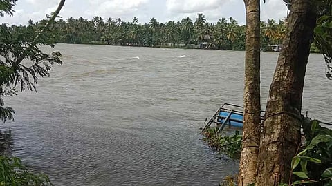 One person is missing after a motorised country boat capsized
