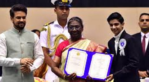 President Droupadi Murmu pesenting the 68th national film awards to the recipients in New Delhi.
