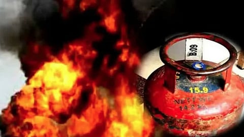 Four migrant workers suffered burns when gas from their cooking cylinder leaked  police said.