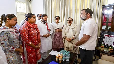  Congress leader Rahul Gandhi on Tuesday met the family of Haryana IPS officer Y Puran Kumar