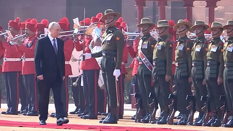 Putin accorded ceremonial welcome at Rashtrapati Bhavan