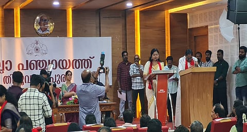  Newly elected representatives of local self-government institutions in Kerala took oath and assumed office on Sunday.
