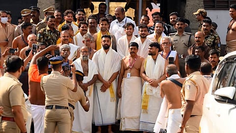 Indian Cricket Team members offer prayers at Sree Padmanabhaswamy Temple