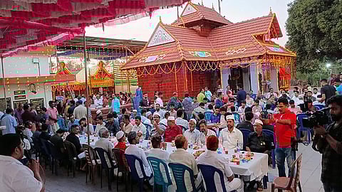 Temple hosts community Iftar on its courtyard in Kerala's Kasaragod