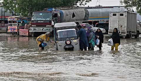 At least 19 killed due to heavy showers, thunderstorm in Pakistan's Karachi 