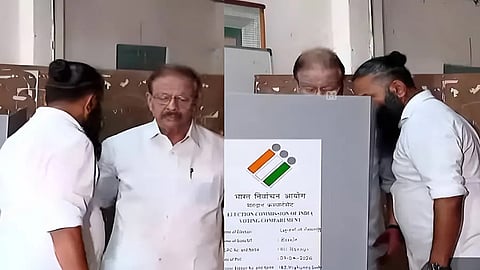 Yuva Morcha files complaint against Cong leader over 'poll norm violation'