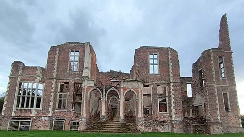 Houghton House 