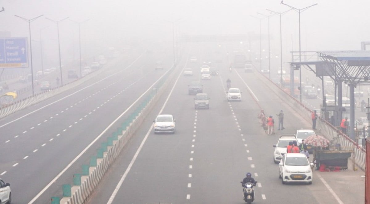 Dense fog in Delhi, city sees season's longest zero visibility spell