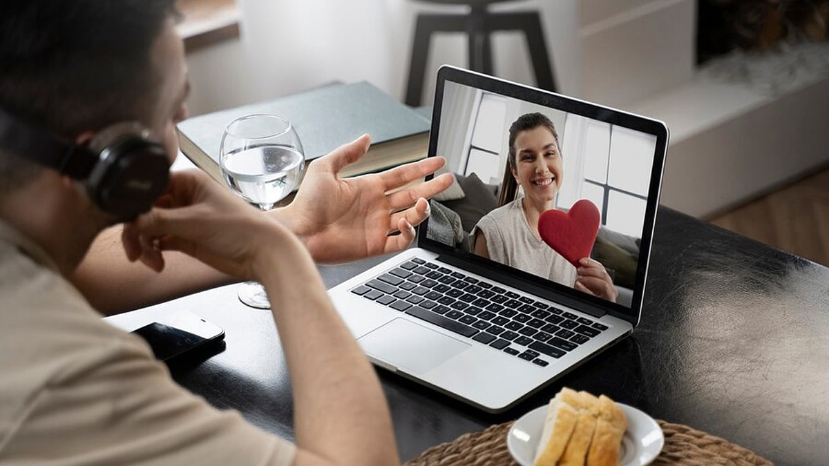 ഡ്യൂപ്ലിക്കേറ്റാവാൻ നെട്ടോട്ടം | Virtual relationships and literature