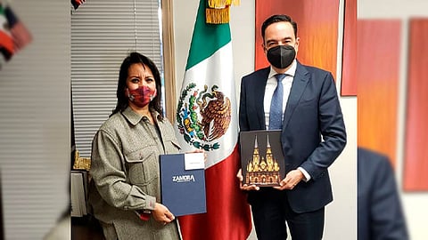 Visitó el Consulado de México en Santa Ana California