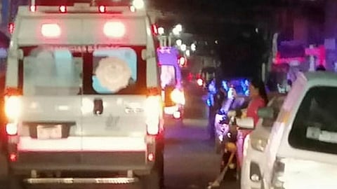 La víctima al parecer responde al nombre de Julio, de aproximadamente 24 años de edad