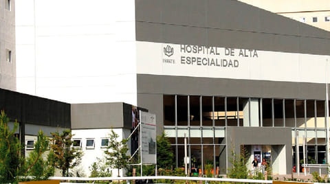 Explicó que este Hospital de Alta Especialidad trabaja con el sistema de referencias y contrarreferencias,